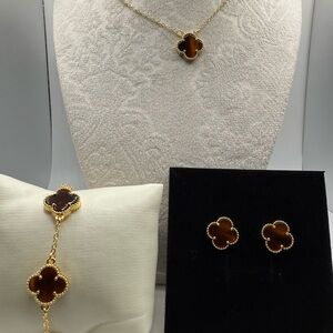 Elegant Gold and Brown Clover Jewelry Set